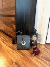 Charger l'image dans la galerie, Negafi Crossbody handmade bag