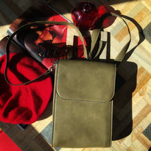 Charger l'image dans la galerie, Crossbody Hand-made Vegan Leather Bag