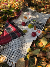 Charger l&#39;image dans la galerie, Yalda Hand-made Table Runner (Double Sided)
