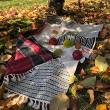Charger l&#39;image dans la galerie, Yalda Hand-made Table Runner (Double Sided)
