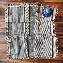 Charger l&#39;image dans la galerie, Qashqai Square Hand-made Tablecloth

