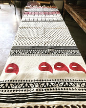Charger l&#39;image dans la galerie, Safavid Hand-made Red Runner
