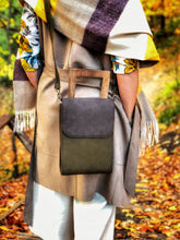 Charger l&#39;image dans la galerie, Crossbody Hand-made Vegan Leather Bag
