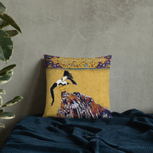 Charger l&#39;image dans la galerie, &quot;Vogue&quot; Pillow
