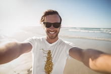 Charger l&#39;image dans la galerie, Dele Senobariam Yellow Short Sleeve Tee
